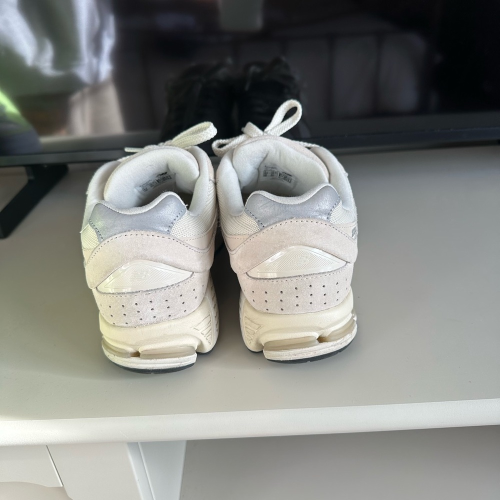 ✨ New Balance 2002R “Cream / Rain Cloud” – Women’s 8.5 / Men’s 7 - Picture 5 of 7